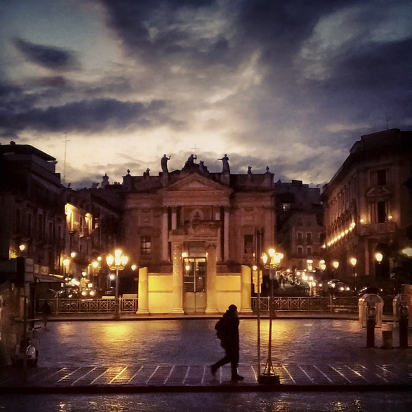 Catania, Luci, piazza Stesicoro, crepuscolo, S. Agata alla fornace, S. Biagio